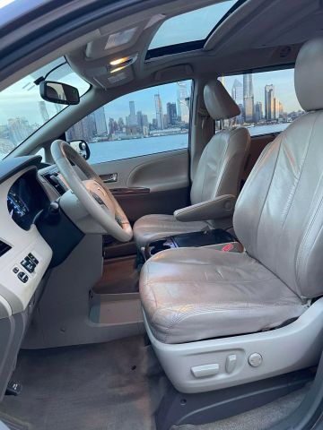 2011 Toyota Sienna Limited Minivan 4d - Image 12
