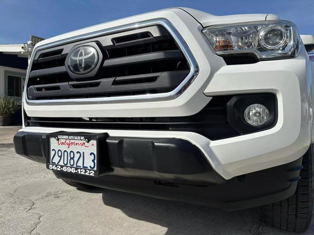 2018 Toyota Tacoma SR5 photo 25