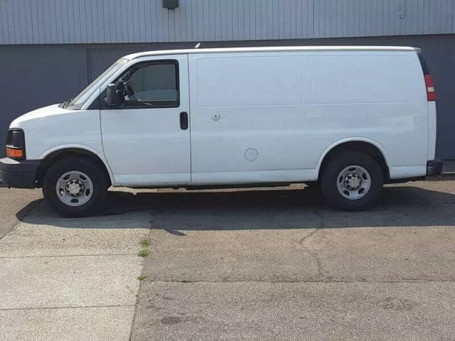 2012 Chevrolet Express 2500 Cargo - Image 8