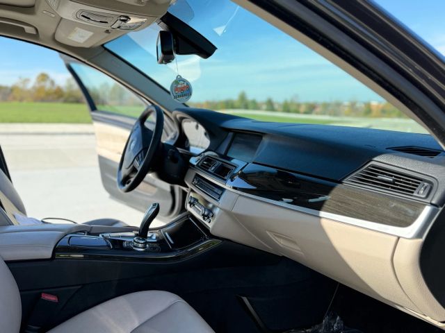 2012 Bmw 5 Series - Image 25