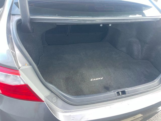 2017 Toyota Camry - Image 20
