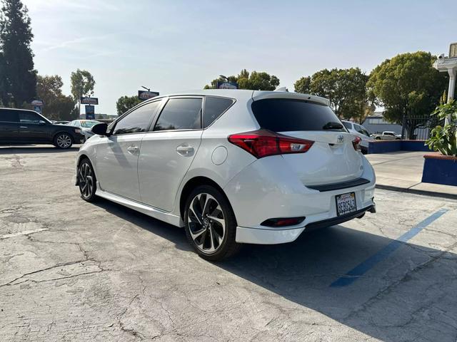 2018 Toyota Corolla iM Base photo 5