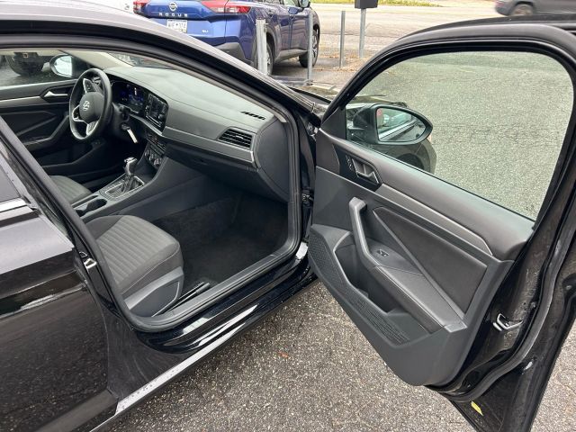2024 Volkswagen Jetta - Image 11