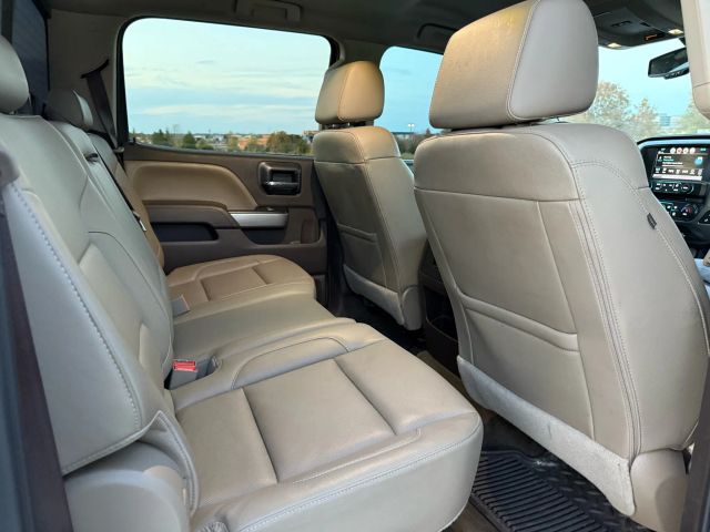 2017 Chevrolet Silverado 1500 Crew Cab - Image 18
