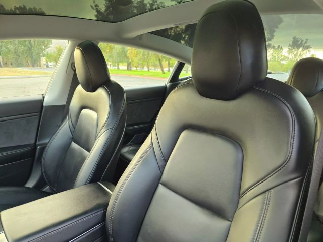 2020 Tesla Model 3 - Image 16