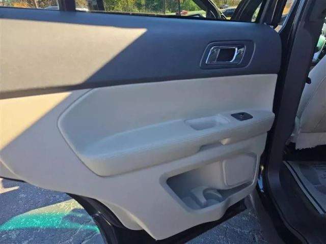 2014 Ford Explorer - Image 19