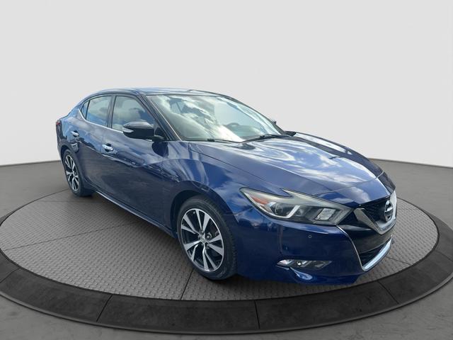 Nissan Maxima's photo