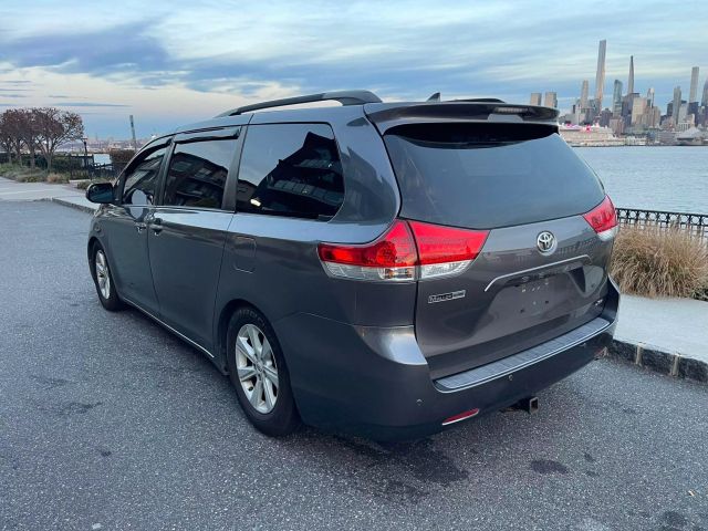 2011 Toyota Sienna Limited Minivan 4d - Image 6