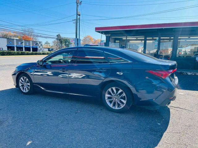 2019 Toyota Avalon - Image 11