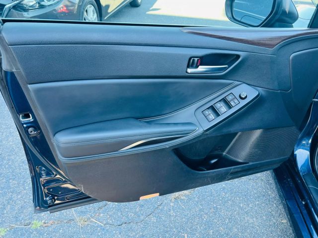 2019 Toyota Avalon - Image 23