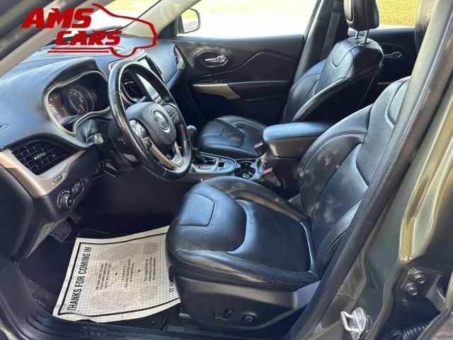 2018 Jeep Cherokee - Image 11