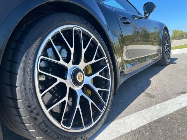 2014 Porsche 911 - Image 18