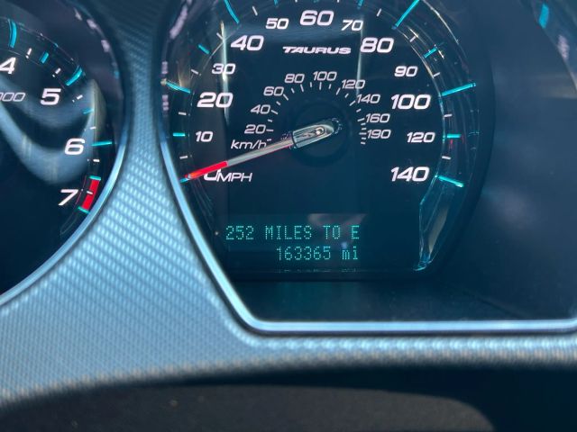 2010 Ford Taurus - Image 24