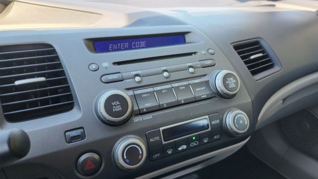 2009 Honda Civic - Image 24