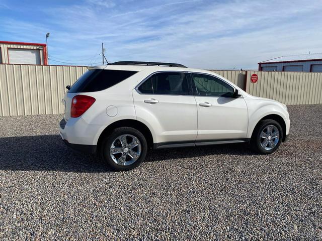 2015 Chevrolet Equinox 2LT photo 2