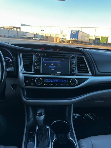 2018 Toyota Highlander - Image 20