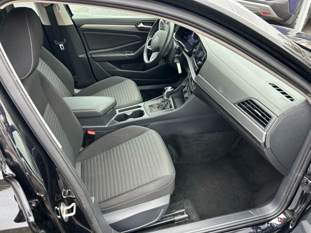 2024 Volkswagen Jetta - Image 10