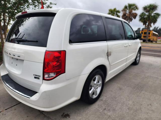 2012 Dodge Grand Caravan Crew photo 4