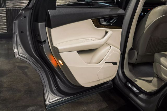 2017 Audi Q7 3.0t Prestige Sport Utility 4d - Image 46
