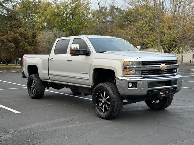 2015 Chevrolet Silverado 2500HD LTZ photo 4