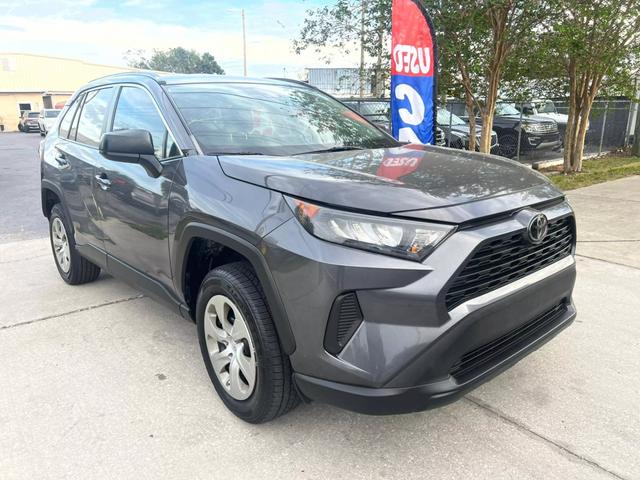 2019 Toyota RAV4 LE photo 2