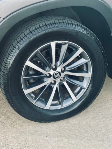 2018 Toyota Highlander - Image 11
