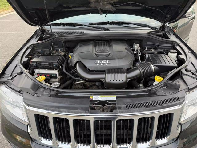 2012 Jeep Grand Cherokee Limited photo 14