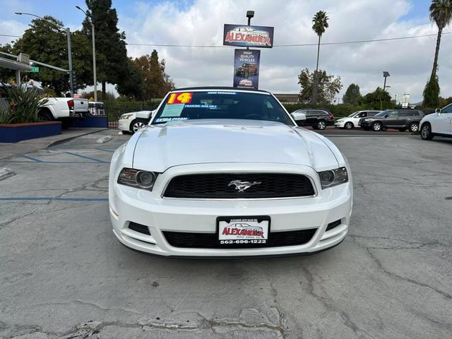 2014 Ford Mustang V6 Premium photo 2