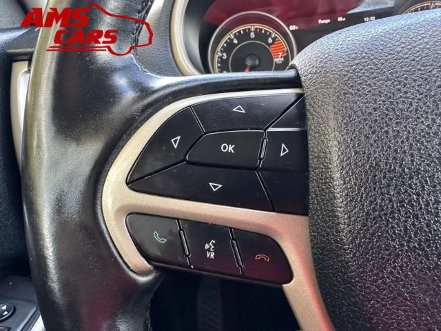 2018 Jeep Cherokee - Image 35