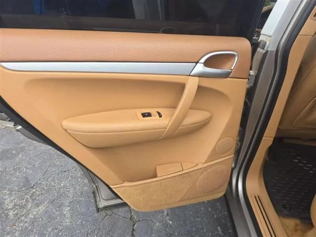 2009 Porsche Cayenne - Image 20