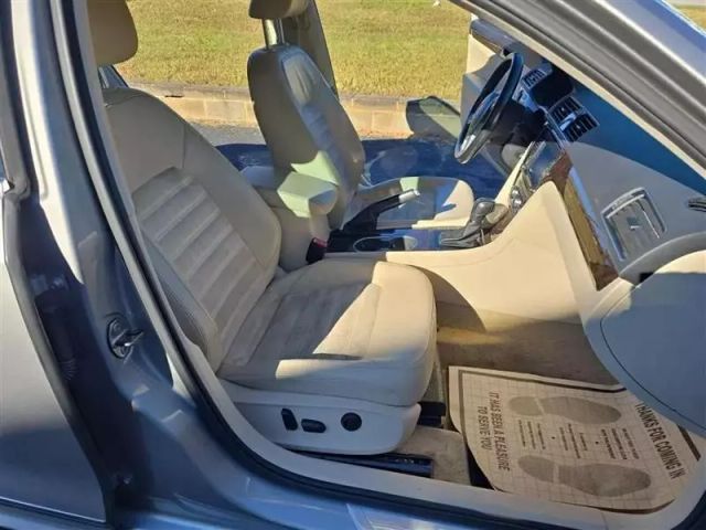 2014 Volkswagen Passat - Image 14