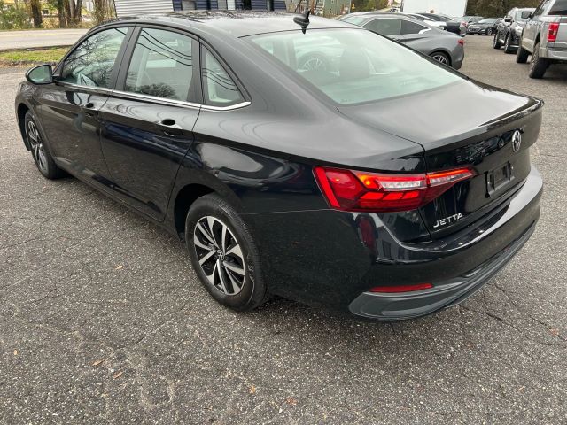 2024 Volkswagen Jetta - Image 5