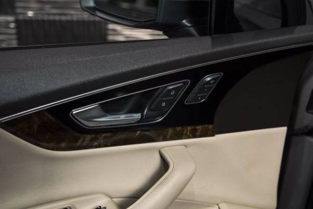 2017 Audi Q7 3.0t Prestige Sport Utility 4d - Image 43