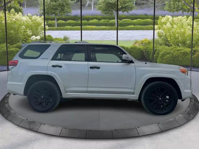 2012 Toyota 4Runner Limited photo 2