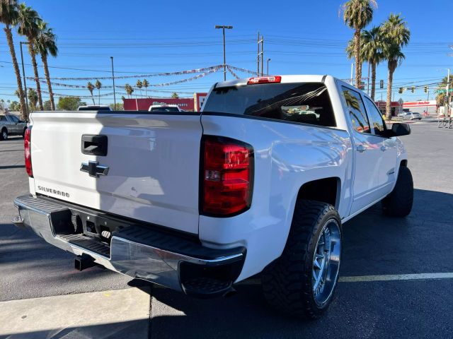 2017 Chevrolet Silverado 1500 Crew Cab - Image 4