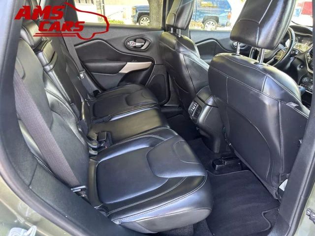 2018 Jeep Cherokee - Image 16