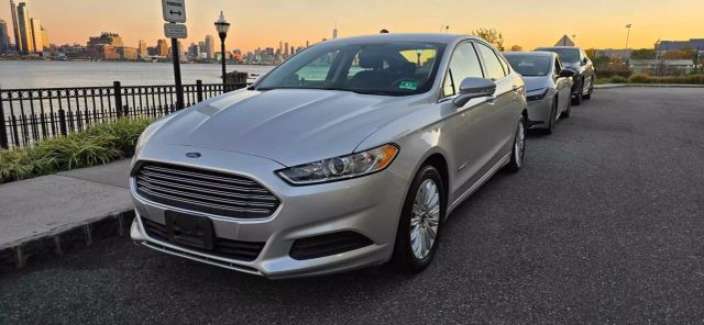 2016 Ford Fusion Se Hybrid Sedan 4d - Image 3
