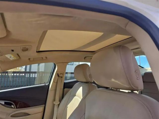 2010 Buick Lacrosse - Image 13