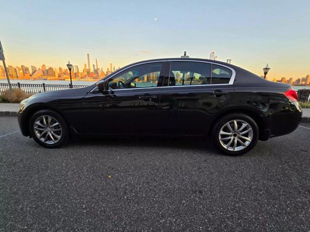 2009 Infiniti G37x Sedan 4d - Image 4
