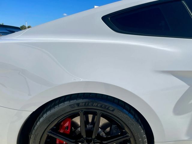 2022 Ford Mustang - Image 12