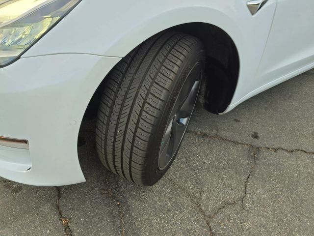2020 Tesla Model 3 - Image 12