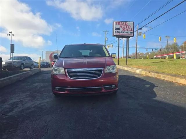 2011 Chrysler Town & Country - Image 2