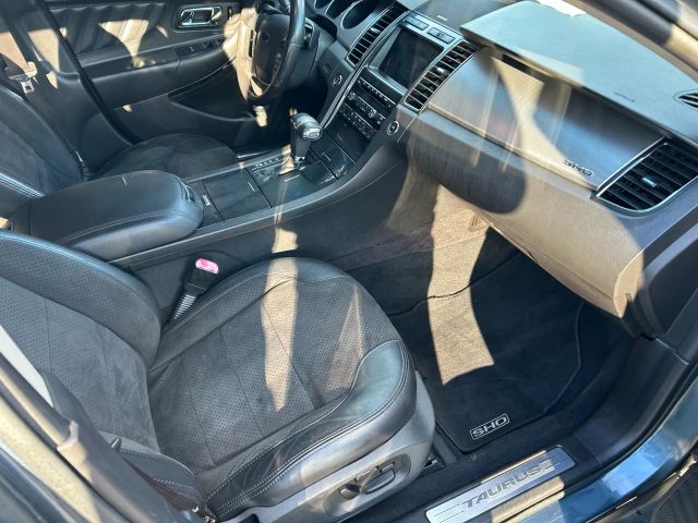 2010 Ford Taurus - Image 19