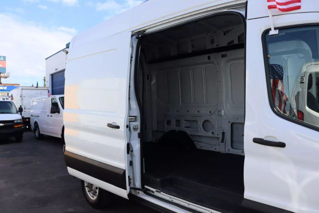 2022 Ford Transit 250 Cargo Van - Image 12