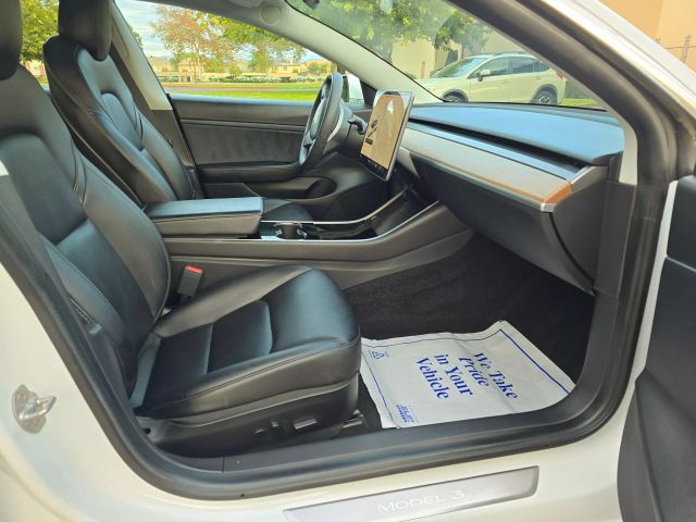 2020 Tesla Model 3 - Image 27