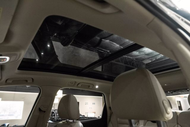 2017 Audi Q7 3.0t Prestige Sport Utility 4d - Image 5