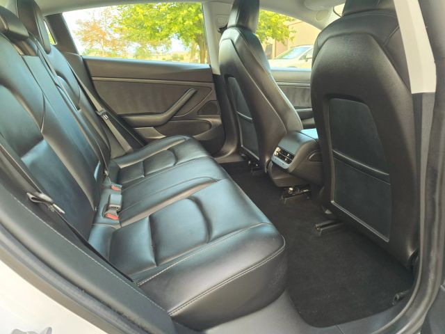 2020 Tesla Model 3 - Image 33