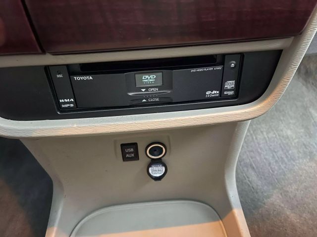 2011 Toyota Sienna Limited Minivan 4d - Image 27