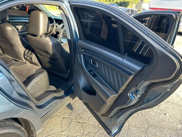 2010 Ford Taurus - Image 17