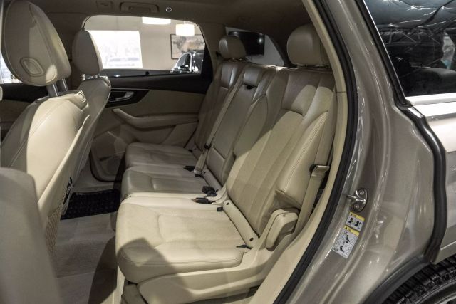 2017 Audi Q7 3.0t Prestige Sport Utility 4d - Image 37
